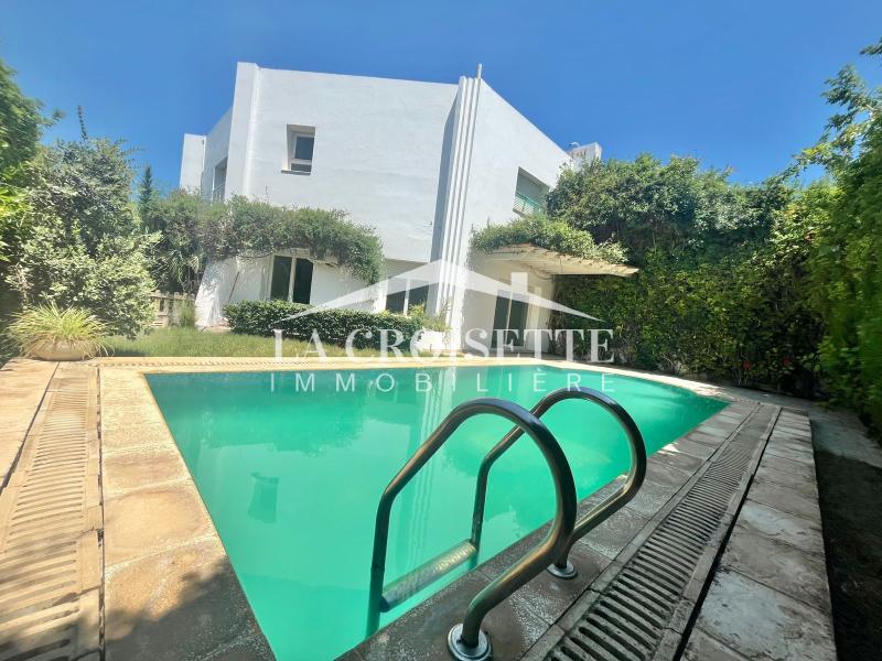 Villa S+3 avec piscine à La Marsa